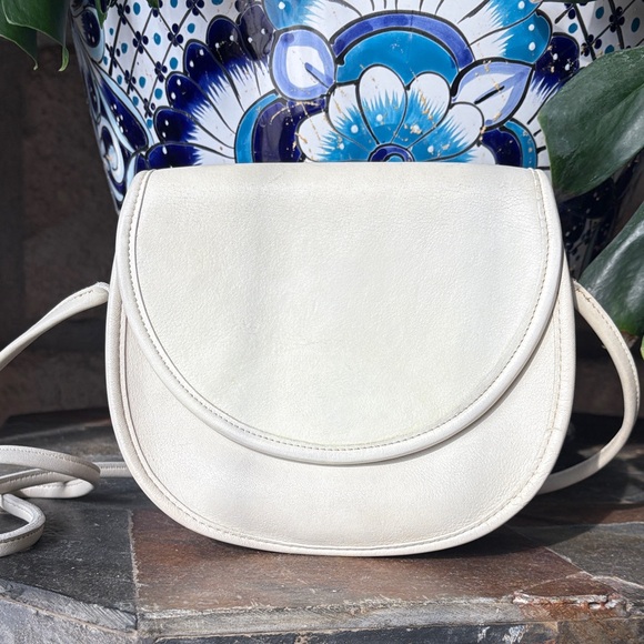 Coach Handbags - 🤍 Vintage Coach Casey in Bone 🤍